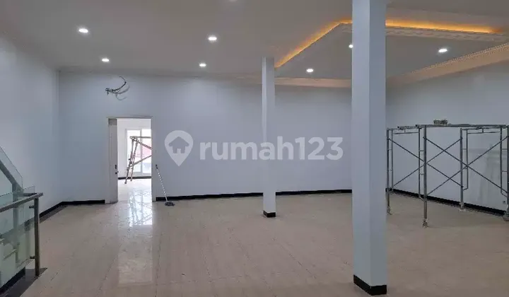 Rumah Taman Surya 5 luas 250 meter 3 lantai 4 kamar tidur Bagus Siap Huni 2