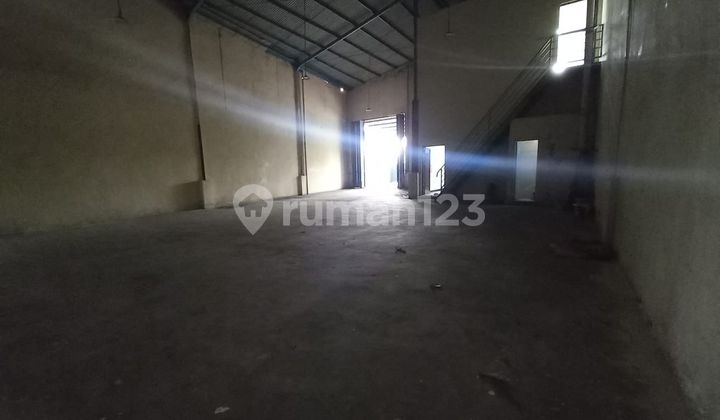 Sepatang Tangerang Warehouse, 360 square meters, Good Condition, Ready to Use, Container Access.