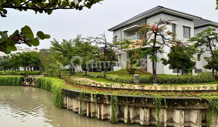 Rumah Golf Island PIK cluster Piano, 428 meter, posisi Hoek,view danau,bagus siap huni 2