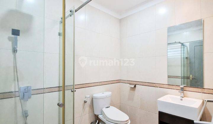 For Rent House Great House Kebayoran Baru Prestiguous Ring One Area Near Jl. Sudirman With Access From Jl. Sisingamangaraja And Jl. Pattimura. Nice Public Park Infront And Jis Jakarta Intercultural School In The Back. Harga Negosiable Dan Siap Huni Privat 2