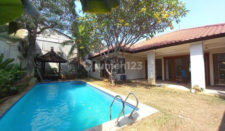 Disewakan Cepat Rumah Cantik Murah Bangunan 1 Lantai Taman Besar Harga Nego Area Kemang Dalam Kemang Jakarta Selatan 1