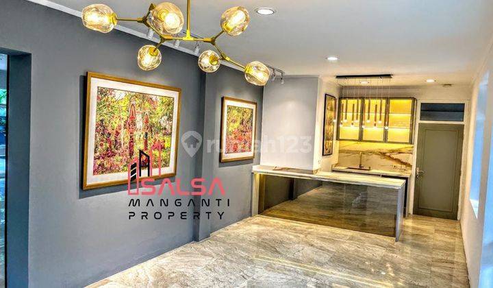 Disewakan Rumah Mewah Cantik Konsep Green House Area Senopati Dan Lokasi Prime Area Kebayoran Baru Jakarta Selatan Prestiguous Ring One Area Near Jl. Sudirman With Access From Jl. Sisingamangaraja And Jl. Pattimura. Nice Public Park Infront And Jis jakart