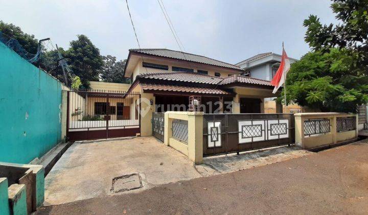 Rumah Lokasi Strategis Di Kebayoran Lama Jakarta Selatan

 1