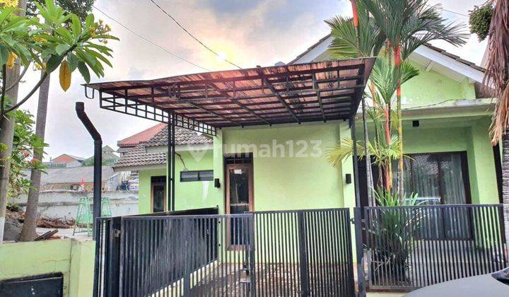 Rumah Luas Tanah Besar Lokasi Strategis Di Taman Peninsula Pekayon Bekasi

 1