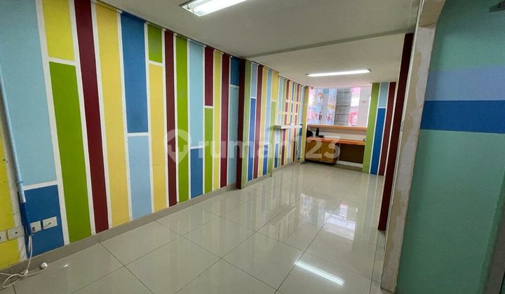 Ruko 3 Lantai Disewakan di Emerald Summarecon Bekasi 1