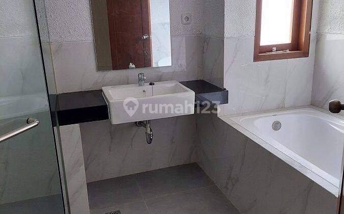 Disewakan Rumah 3 Lantai Di Kemang Pratama 1 Bekasi 5