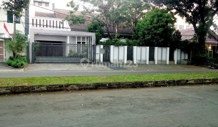 Rumah Luas dan Asri di Perumahan Elit Jakapermai Bekasi 1