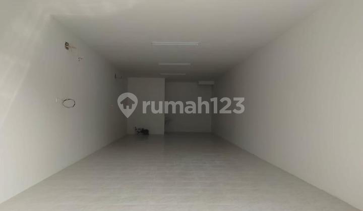 Ruko Gandeng di Pinggir Jalan Raya Perjuangan Bekasi Utara 2