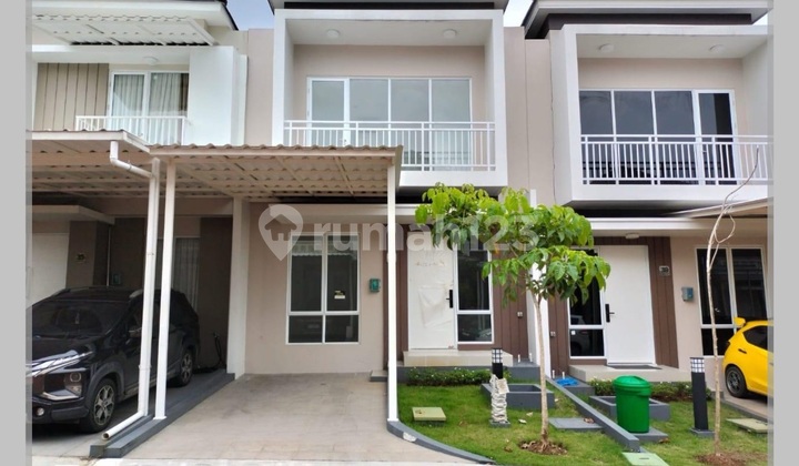 Two-story house, move-in ready condition in Paramount Village Semarang. 1