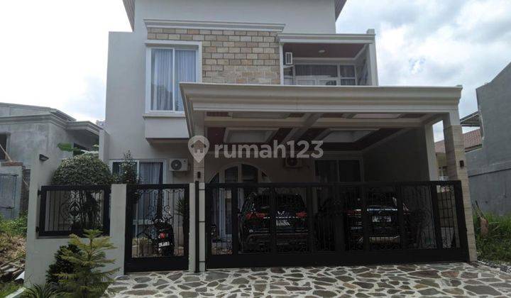 Rumah 2 lantai Furnished dan bagus di Greenwood Semarang 1