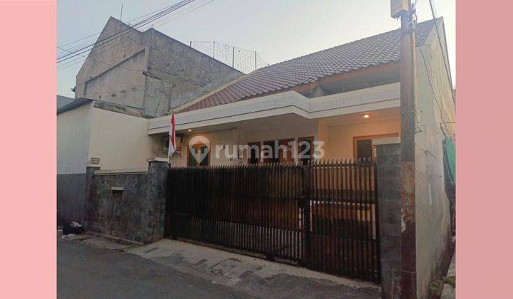 Rumah Tengah Kota di Gang Belakang Semarang Tengah, Semarang Tengah 1