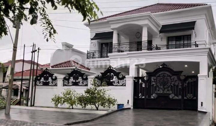 Rumah American Classic di Purianjasmoro Semarang 1