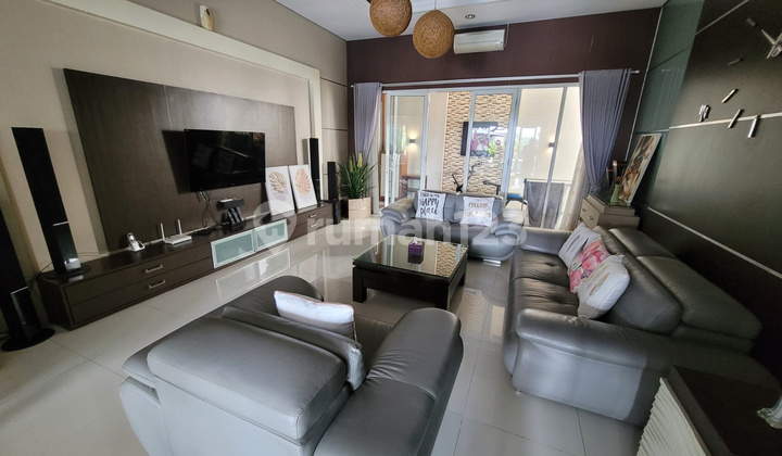 Rumah Ada Kolam Renang di Cemara Banyumanik Semarang 2