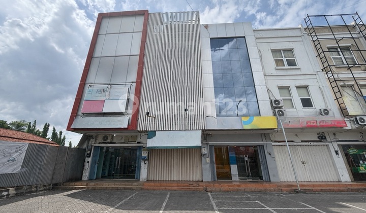 Shop House for Business in Gajah Semarang 1