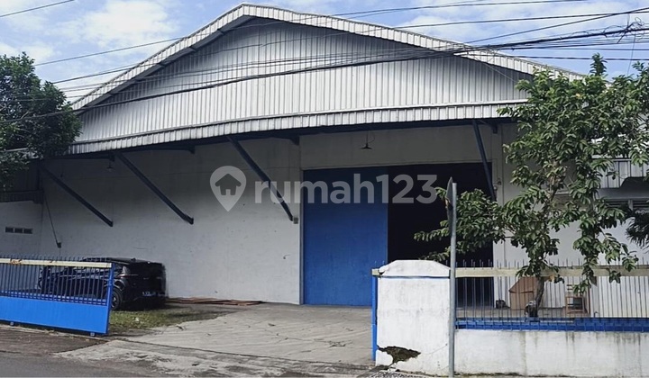 Warehouse Access for Tronton Trucks in Ungaran, Semarang 1