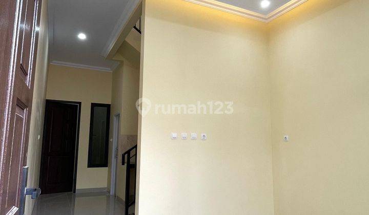 Jual Rumah 2 Lantai Baru Graha Raya Tangerang Selatan 2