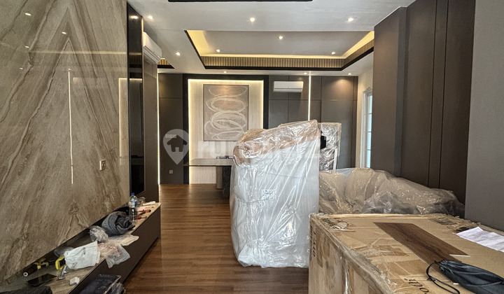 Rumah Hook Full Furnished Sudah Renovasi The Springs 2