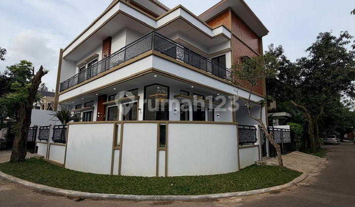 Brand New Kencana Loka Rumah Hook di Bsd