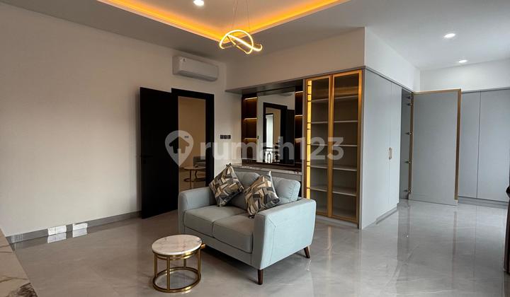 New American Classic House in Alam Sutera 2