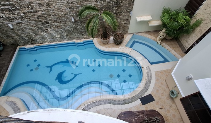 Luxury House In The Center Of Makassar City, With A Swimming Pool 2