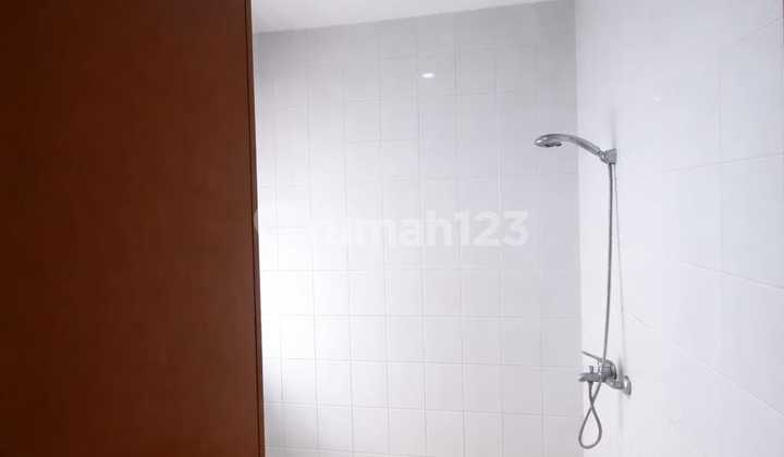 Flood-Free Hook House, Ready to Occupancy in Tanah Mas Kayu Putih Complex, East Jakarta 2