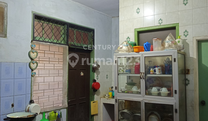 Strategic House Near Buaran Station S8507 2