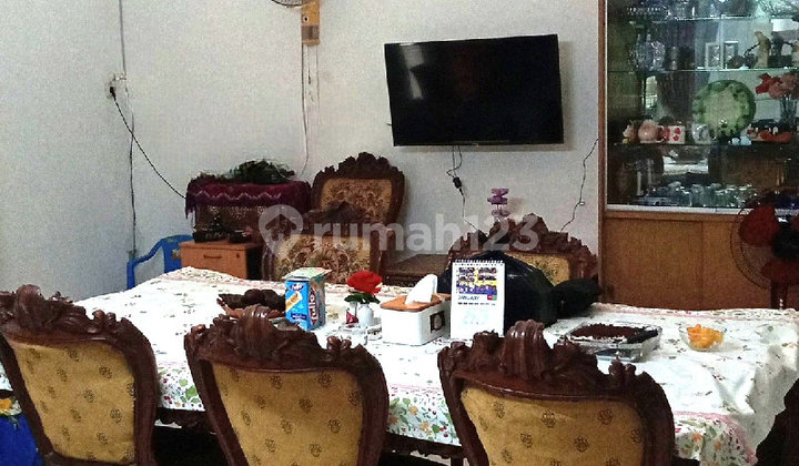 Rumah Strategis Dekat Daerah Komersial di Benhil Jakarta S9481 2