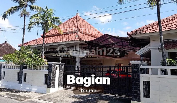 Classic House Ready to Occupy on Main Road Gilingan Solo Central Java S9147 Classic House Ready to Occupy on Main Road Gilingan Solo Central Java S9147