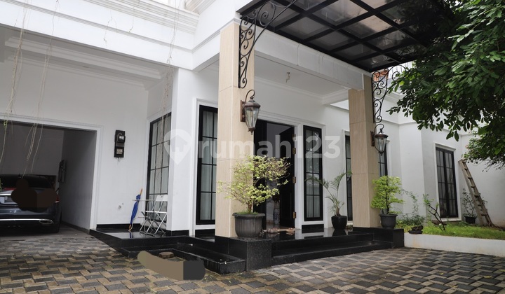 Rumah Mewah Full Furnished Di Kemang Jakarta Selatan S8936