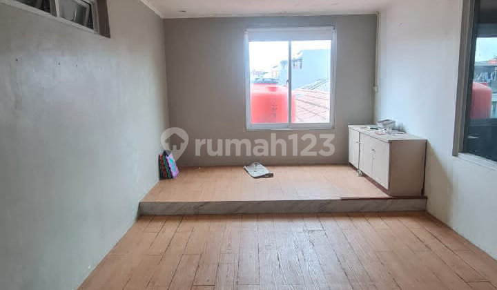 Rukan 3 Lantai Ex Kantor Siap Pakai di Taman Ratu Jakbar S9369 Rukan 3 Lantai Ex Kantor Siap Pakai di Taman Ratu Jakbar S9369