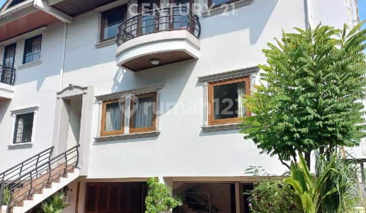 2-Story Townhouse Design Villa Kemang South Jakarta S9247