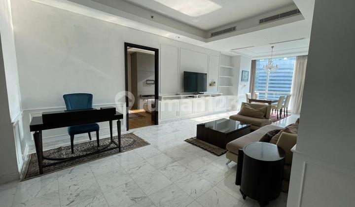 tampak depan apartemen premium the peak sudirman