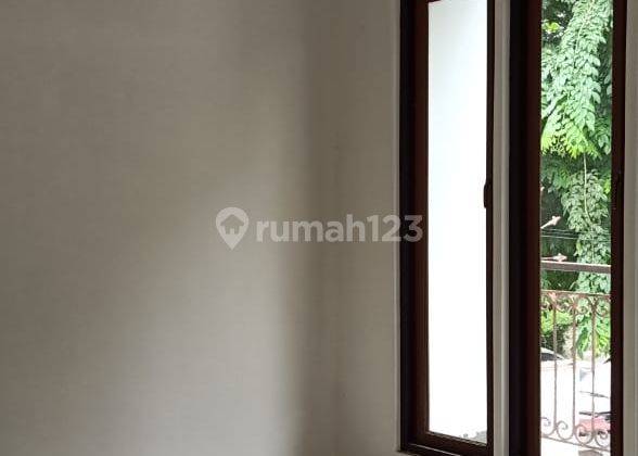 Dijual Rumah Siap Huni di Taman Modern Jakarta Timur  1