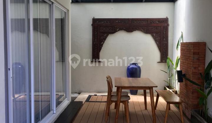 Rumah One Gate System Full Furnished 6 Kamar Tidur Lokasi Jimbaran