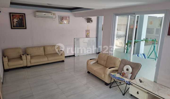 For Sale Nice and Neat Semi-Furnished House in Taman Palem, Boulevard 2