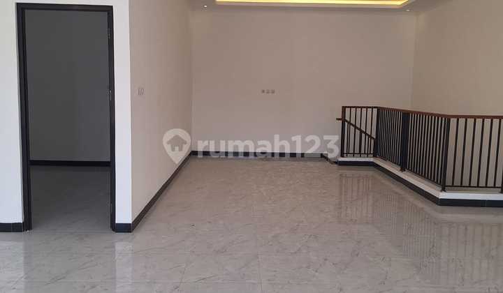 Dijual Rumah 2 Lantai Siap Huni di Citra Garden 5 2