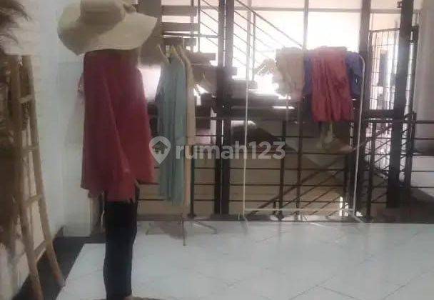 Di jual rumah 4 Lantai terdapat lift di Jelambar baru 1