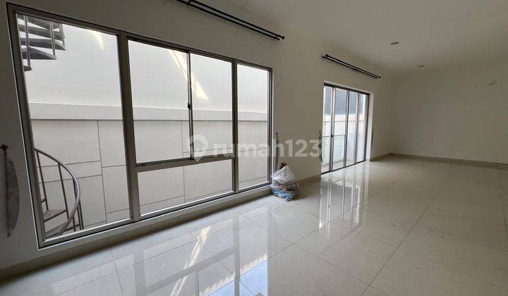 Di jual rumah bagus dan siap huni 2,5lantai di golf island pik 2