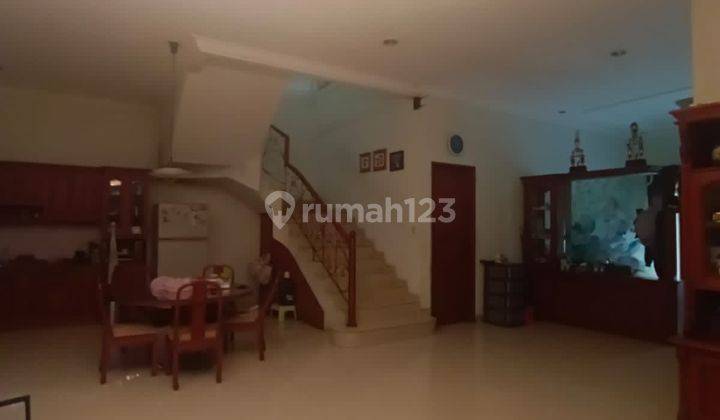 Dijual cepat rumah bagus 2 Lantai di Taman palem lestari  2