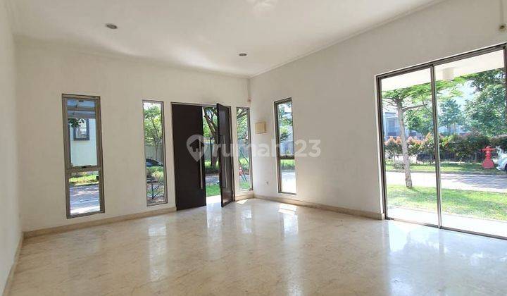 Dijual rumah siap huni 2 Lantai di Golf island pik, hoek 2