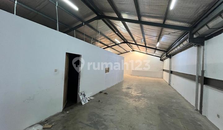 For Rent 3-Story Warehouse With Office And Lift In Elang Laut For Rent 3-Story Warehouse With Office And Lift In Elang Laut