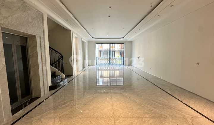 Dijual Rumah Mewah 3.5lantai Bangunan Baru Di Permata Buana 1