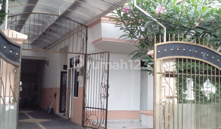 Dijual Cepat Rumah Hook 2.5Lantai Bagus di Citra Garden 5 2