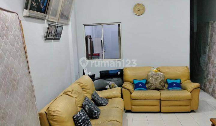 Disewakan Ruko 3 Lantai Sangat Strategis Di Jalan Utama 2