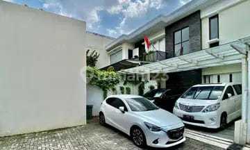 Dijual Rumah Mewah Townhouse 2 Lantai di Mampang Prapatan Dijual Rumah Mewah Townhouse 2 Lantai di Mampang Prapatan