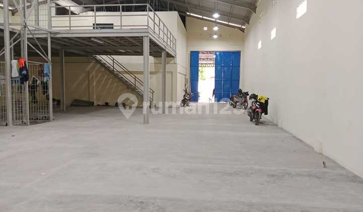Disewakan Gudang Bagus Dan Siap Pakai Terdapat Lift Di Kav Dpr