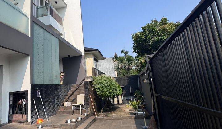 Dijual Cepat Rumah Mewah 3 Lantai Di Puri Gardena 1