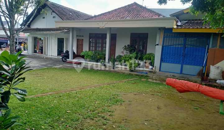 Rumah Hook Dan Ruang Usaha Cukup Luas Dekat Sekolah Internasional Salatiga