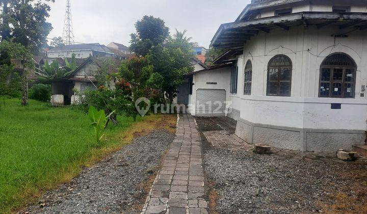 Rumah Bangunan Kuno Masih Bagus Dengan Halaman Sangat Luas Di Salatiga 2