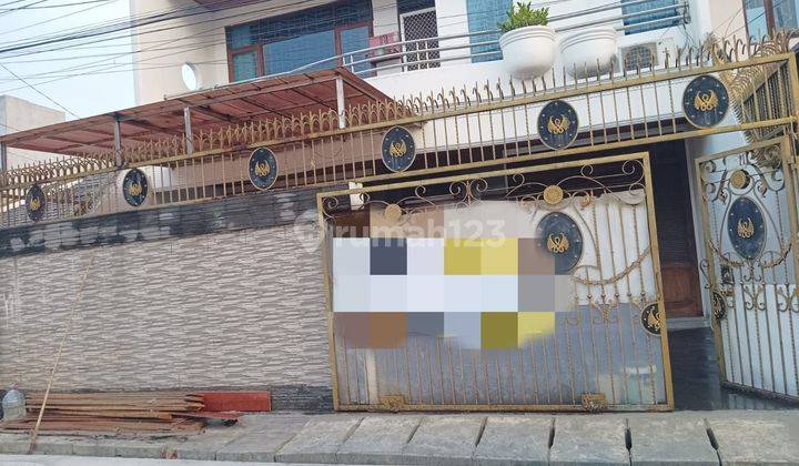 Rumah di Jl Panjang Taman Ratu   Bagus Hadap Selatan SHM 1